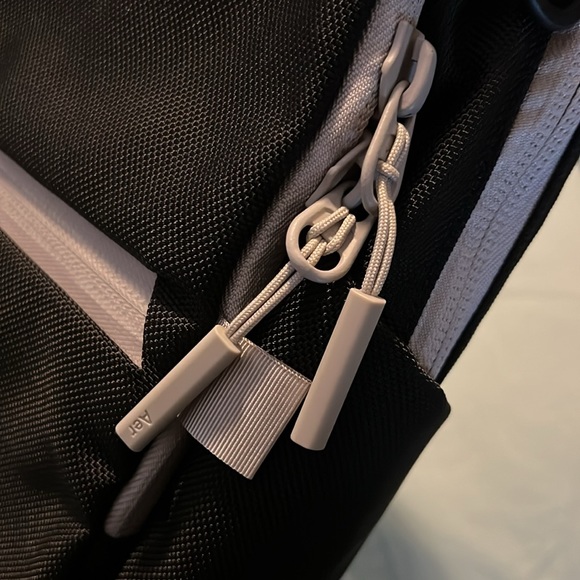 Rare limited edition Aer Rennsport Reunion travel bag / backpack - Picture 10 of 16